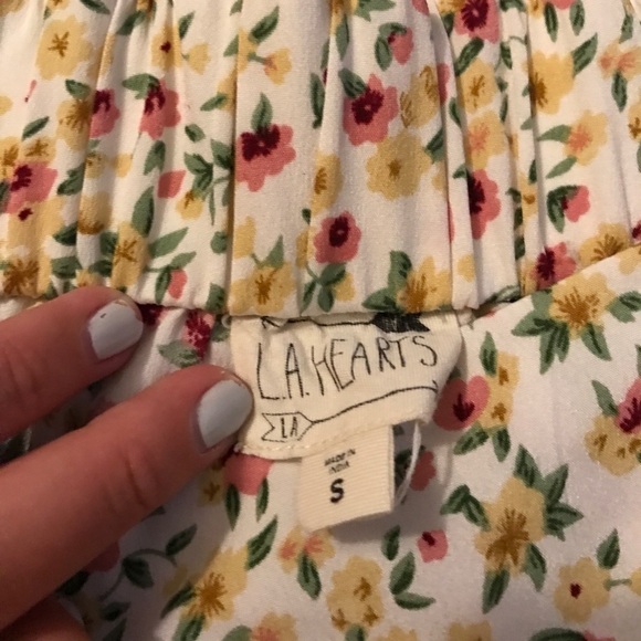 Flowered flowey shorts - Picture 2 of 3